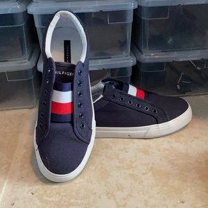 Tommy Hilfiger flat shoes women size 6.5